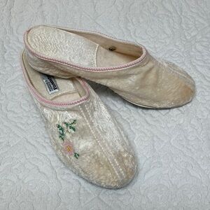 Vintage Foamtreads slippers with heel & hard bottom, embroidery details, 8 1/2